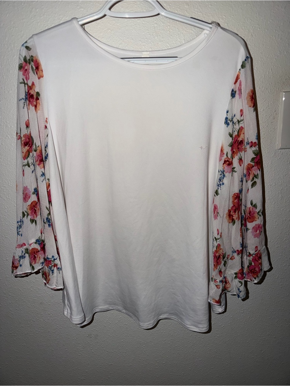 Red Lolly White Floral Sheer Sleeve Blouse NWOT - Picture 2 of 8